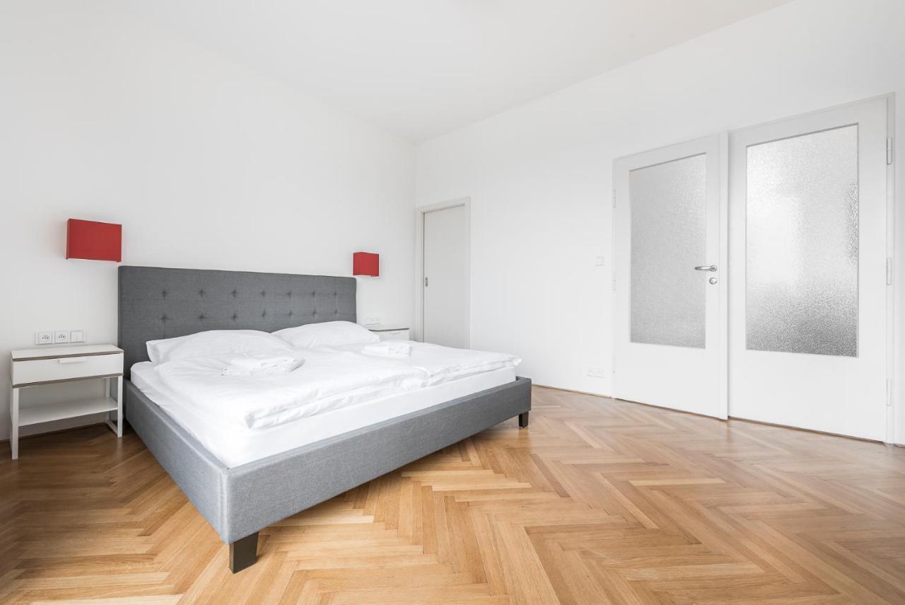 Merkur Apartments Praag Buitenkant foto